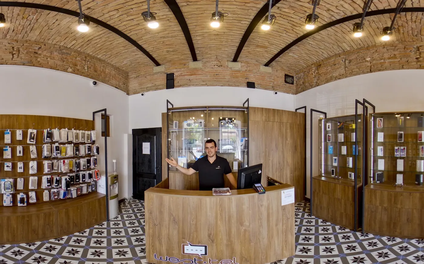 Magazinul West·Tel de pe strada Bolyai, 2019